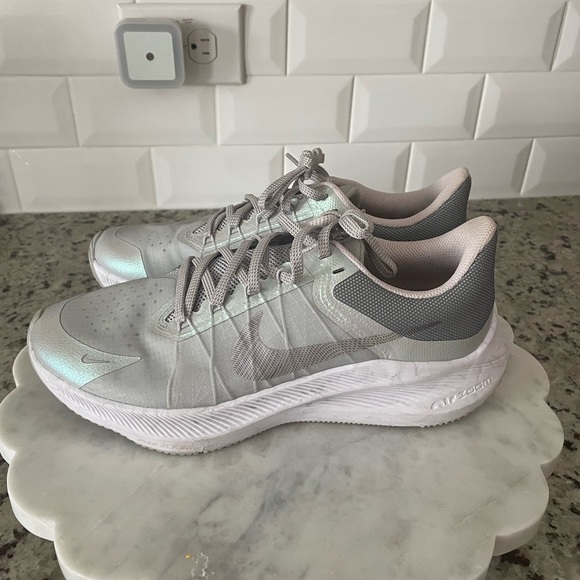 Nike winflo metallic running shoes- size Womens 9.5 - Picture 8 of 8